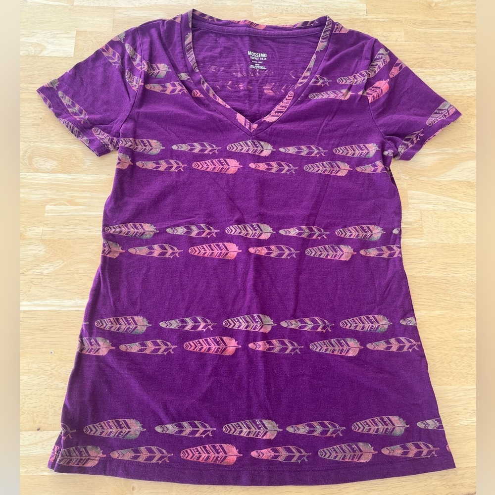 M feather tee